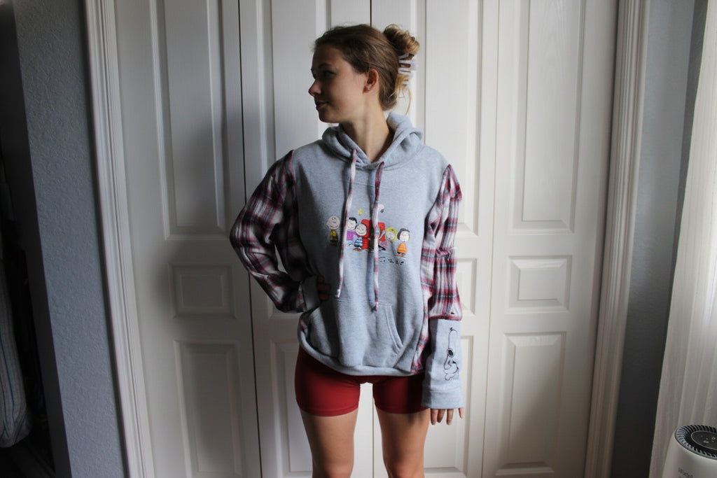 Gray Hoodie with Plaid Sleeves and Peanuts Character small/medium