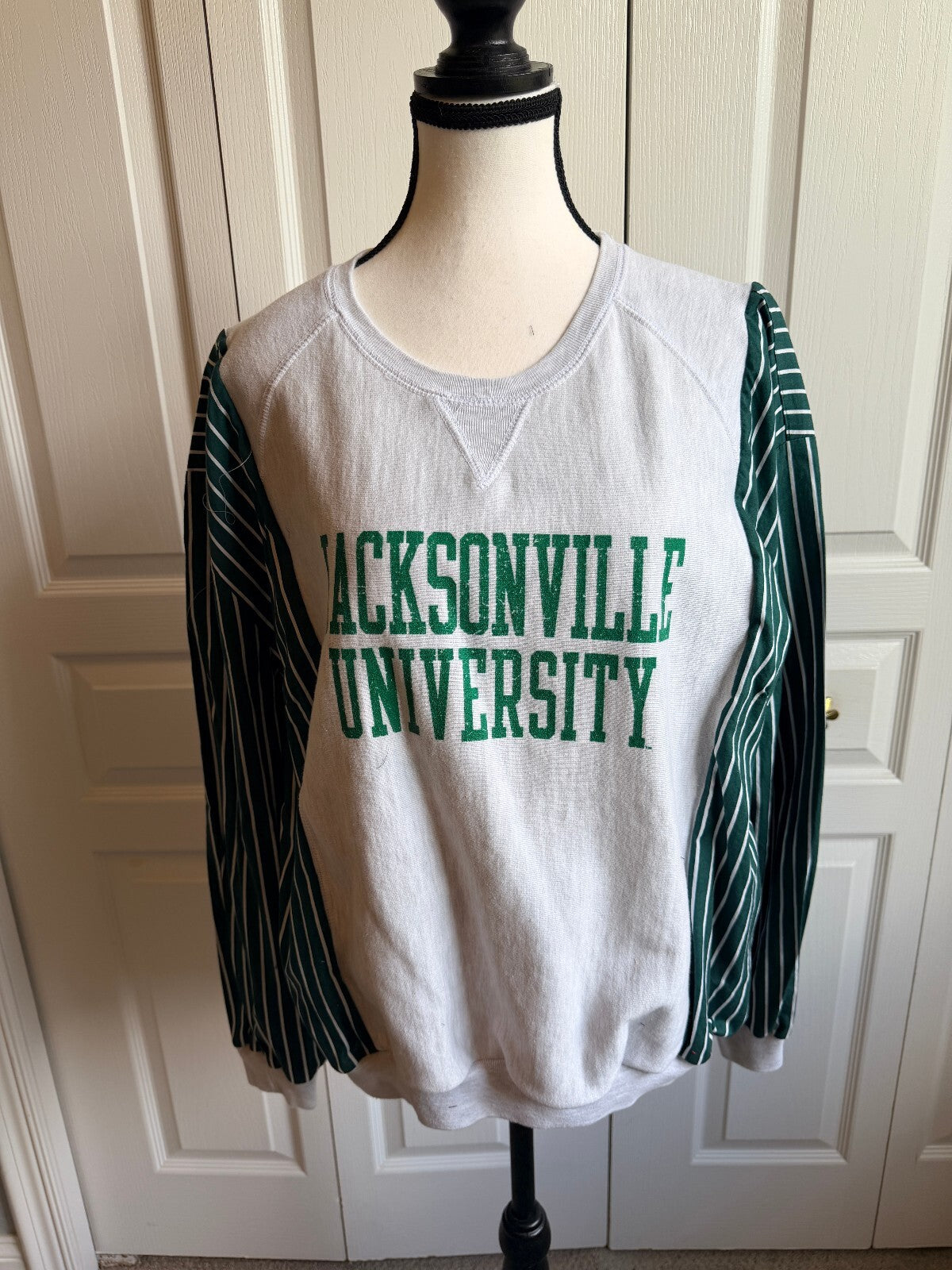 Jacksonville University Vintage Style Crewneck Sweatshirt with Green & White Striped Sleeves Lrg