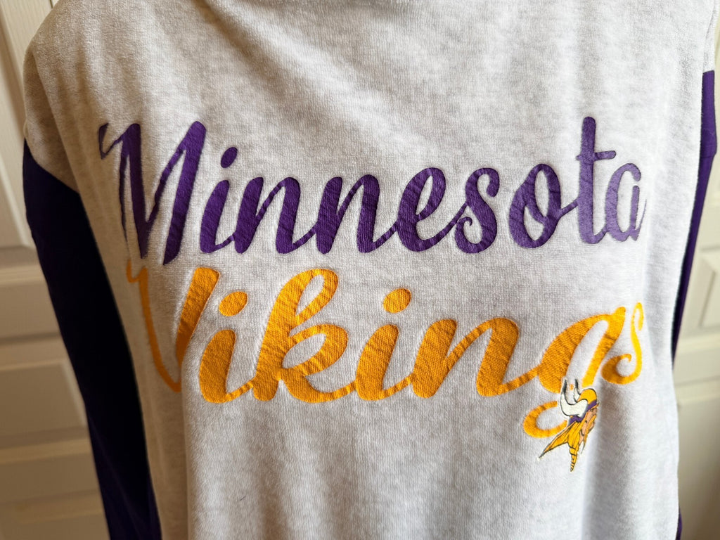 Minnesota Vikings Colorblock Pullover Sweatshirt with Front Pocket, Size Medium
