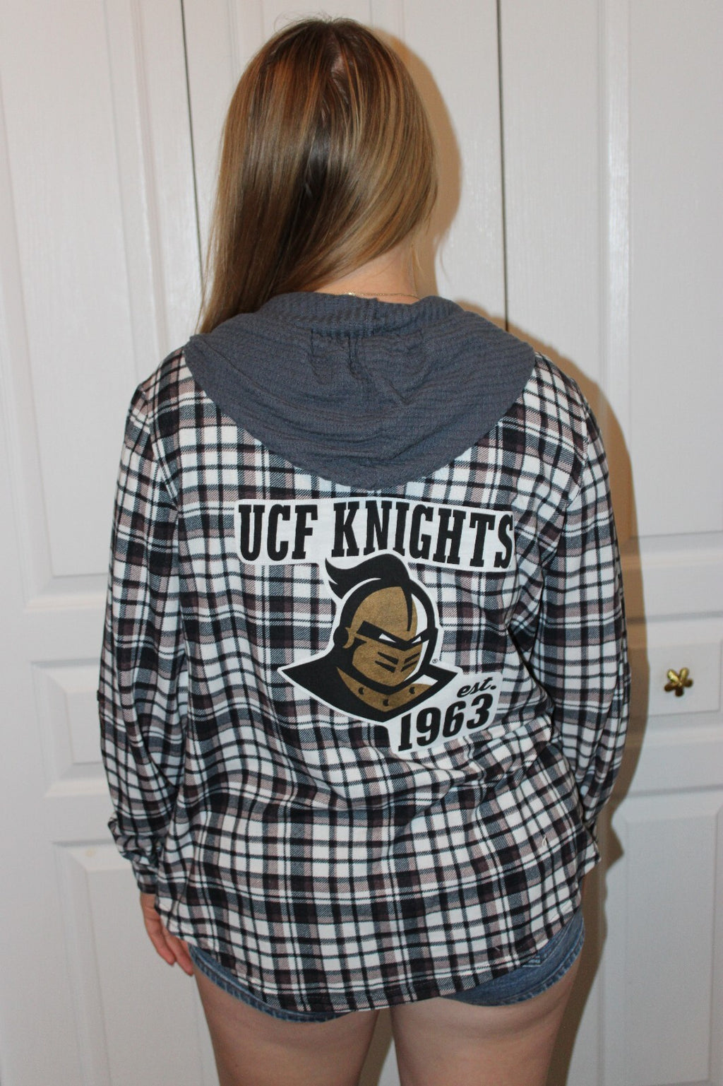 UCF Knights Plaid Hooded Button-Up Shirt. Size Medium