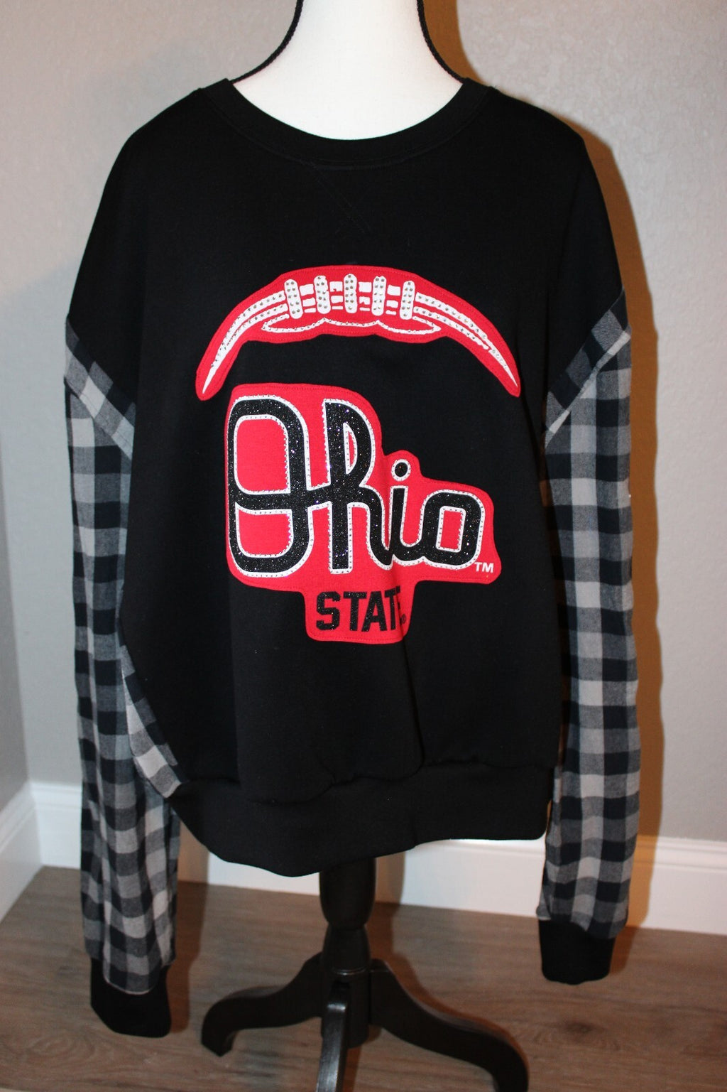 L/XL Ohio State Buckeye Football Sweatshirt with Plaid Sleeves