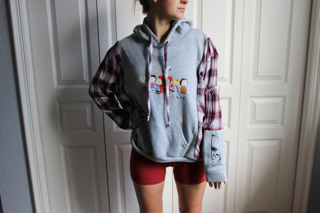 Gray Hoodie with Plaid Sleeves and Peanuts Character small/medium