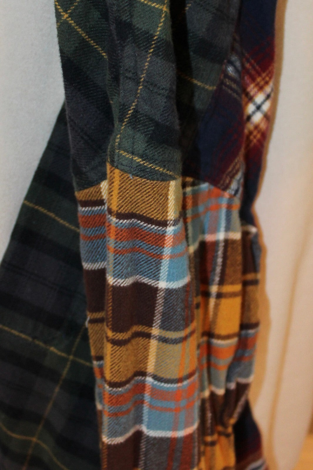 XL Beige Sweatshirt with Plaid Sleeves and 'Weekends. Coffee. & Dance Comps.' Print