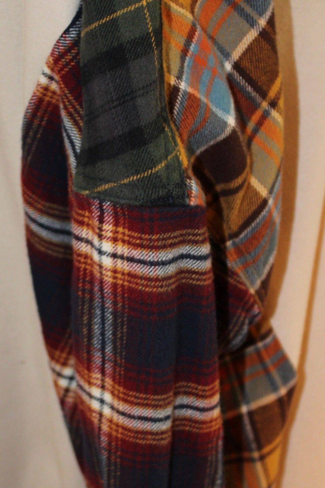 XL Beige Sweatshirt with Plaid Sleeves and 'Weekends. Coffee. & Dance Comps.' Print